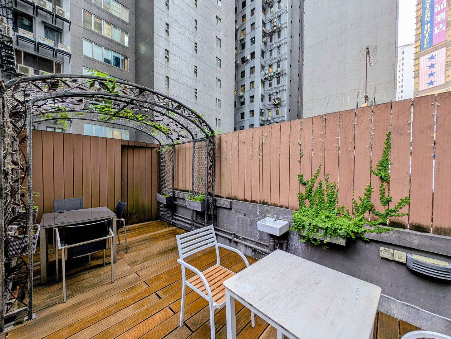 Dorms Elite - Causeway Bay